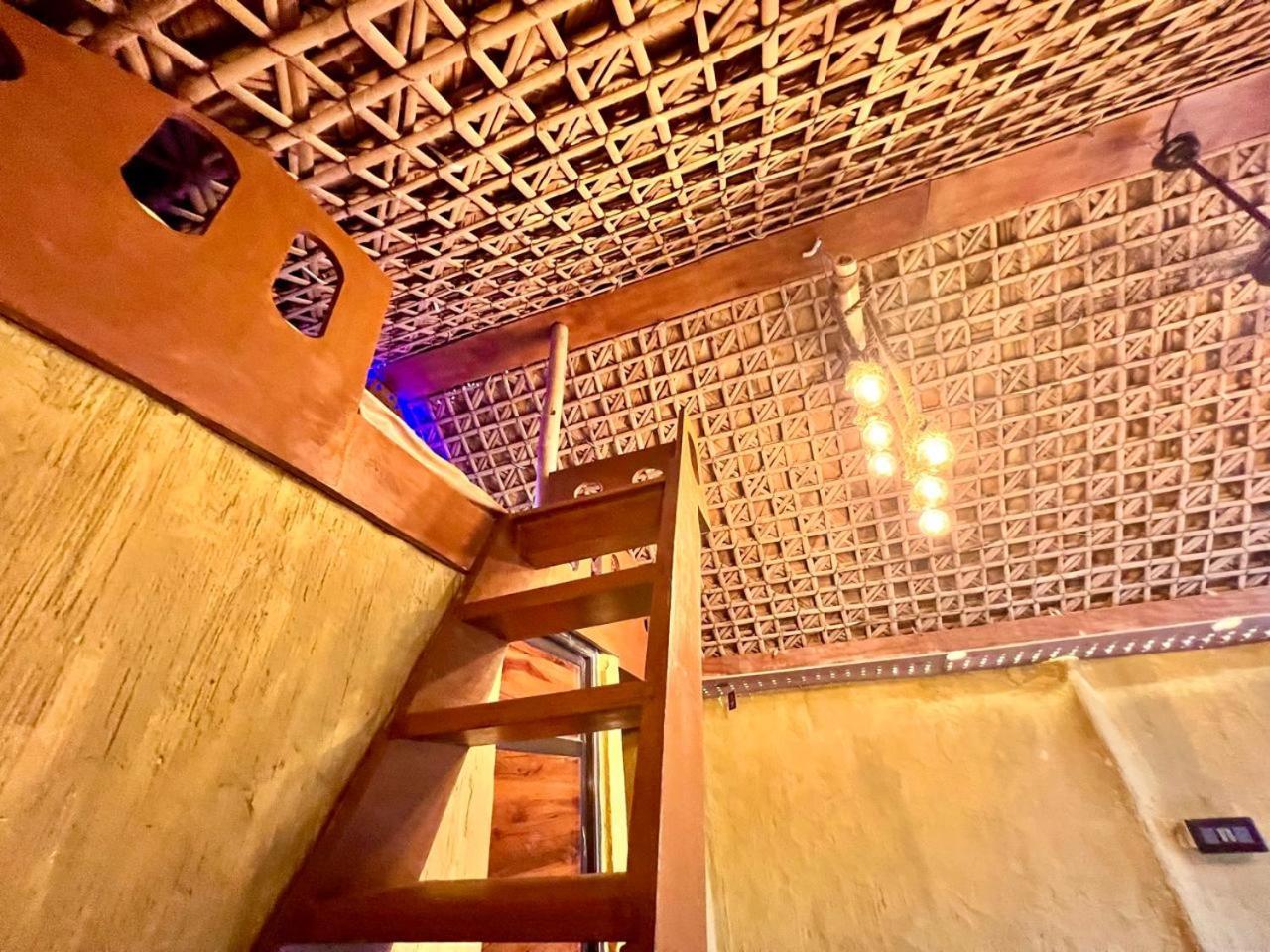 La Pahi Palace- Banquet And Resort Sakri East 外观 照片