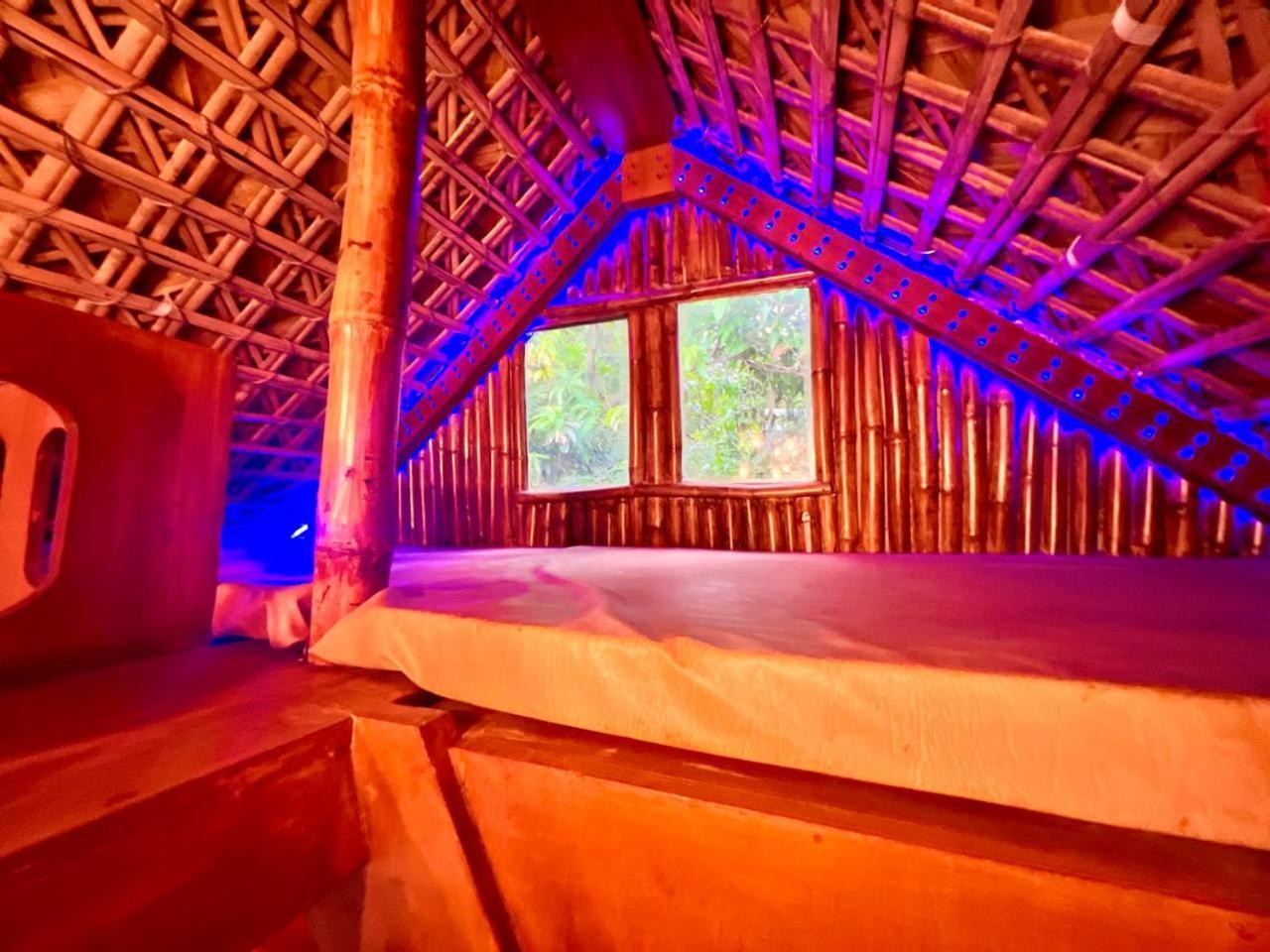 La Pahi Palace- Banquet And Resort Sakri East 外观 照片